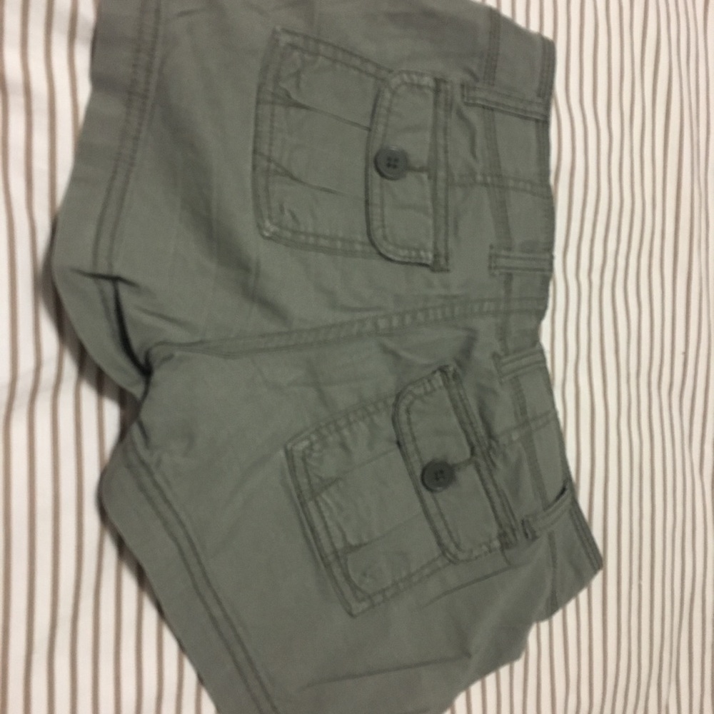Shorts - Picture 4 of 4