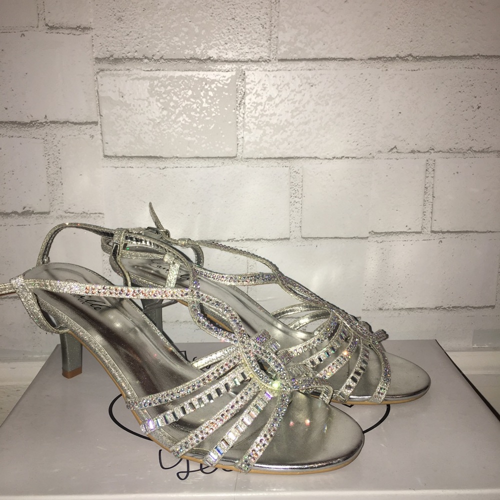 Low heel ankle strap Sandal
