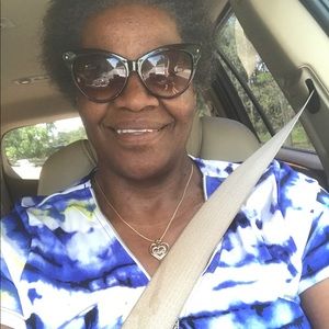 Meet your Posher, Antoinette
