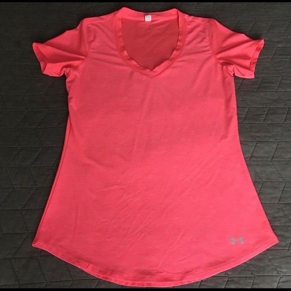 Under Armour Tops - New pink Under Armour heat gear shirt