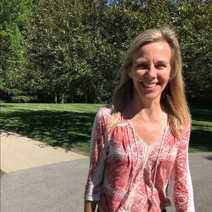 Meet your Posher, Elizabeth