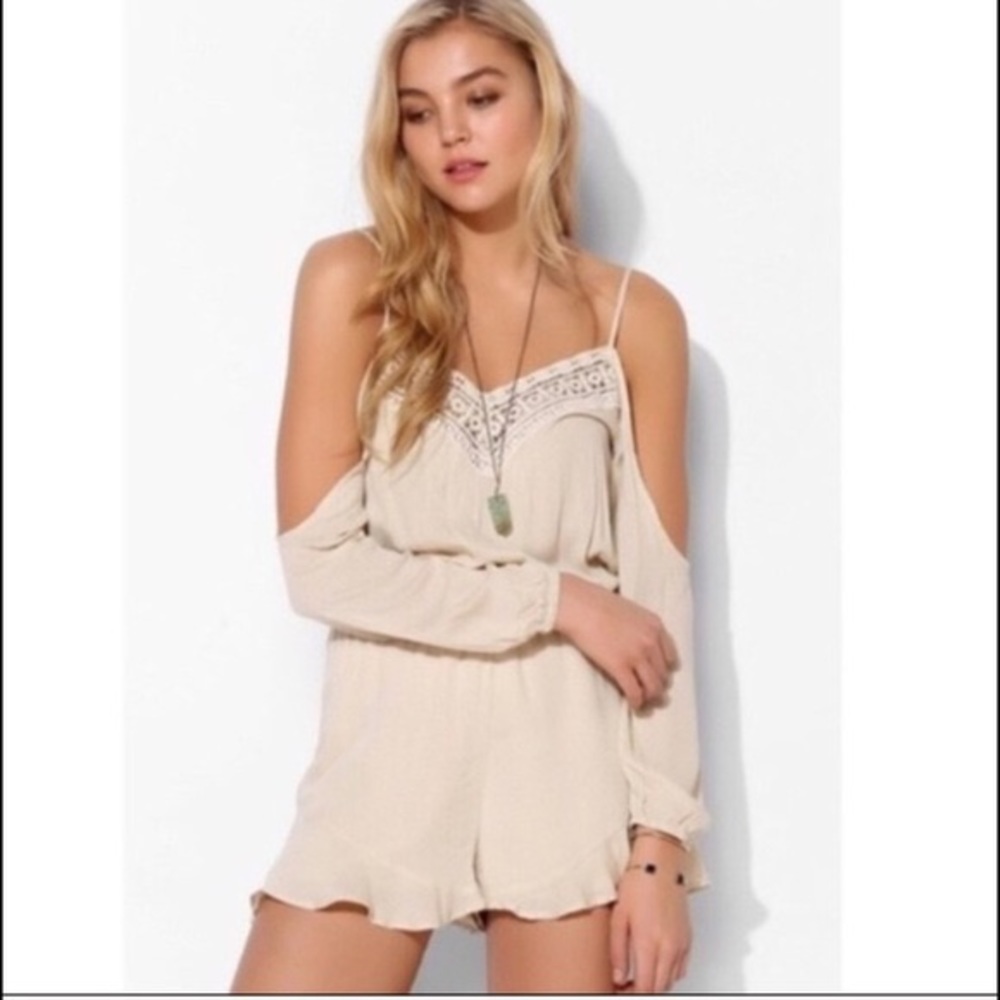 URBAN OUTFITTERS cream Romper