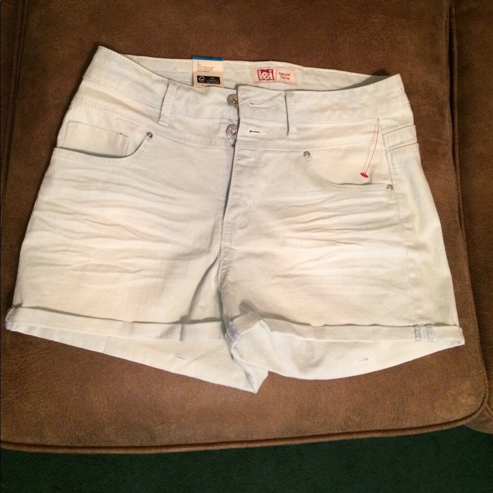 LEI Hi-Lo stretchy shorts NWT size 9