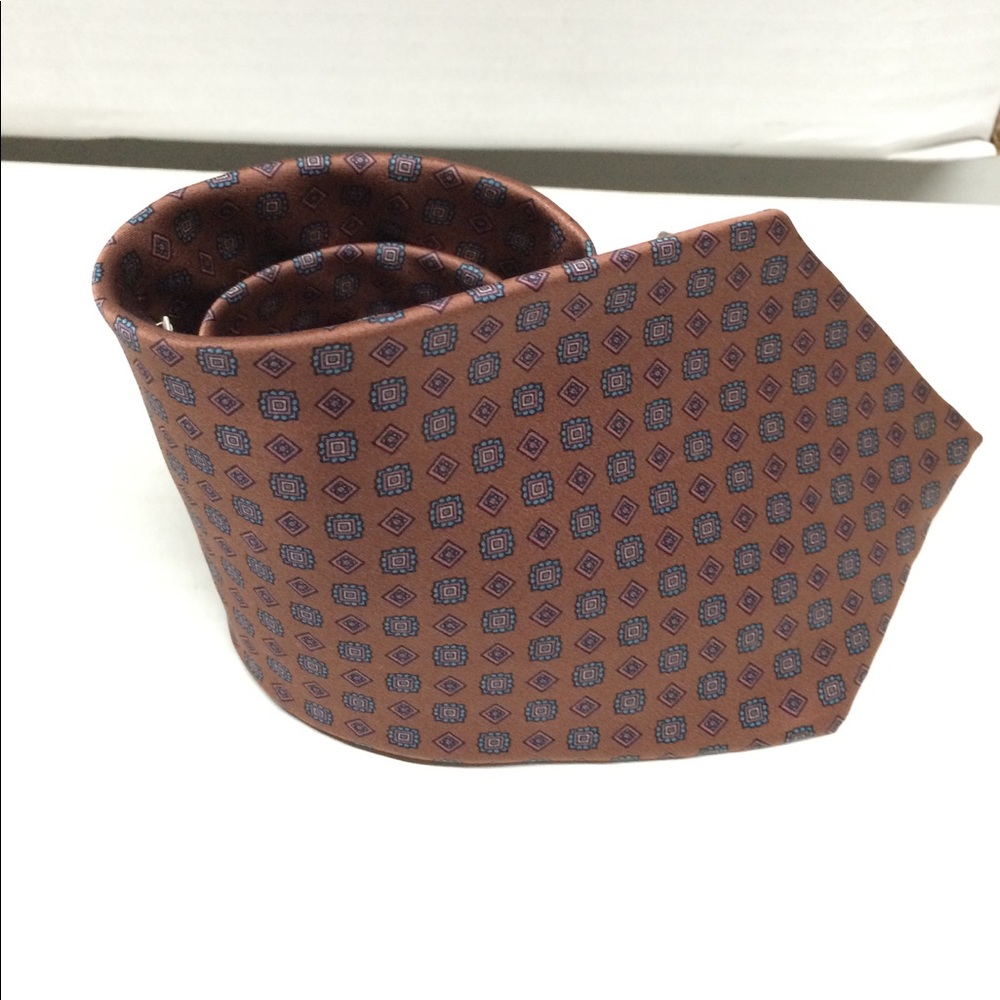 Pierre Cardin Neck tie. Brown with design.