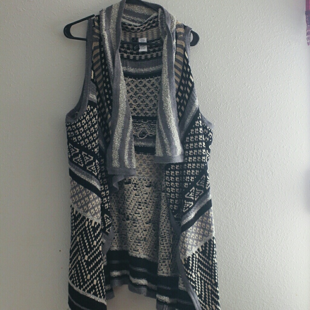 GNW sweater vest