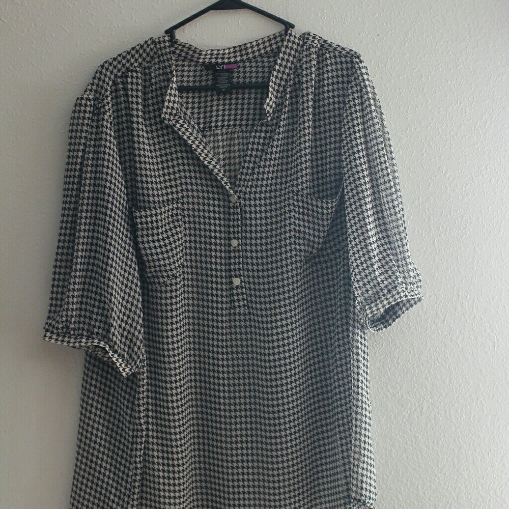 LYS hounds tooth blouse 3x