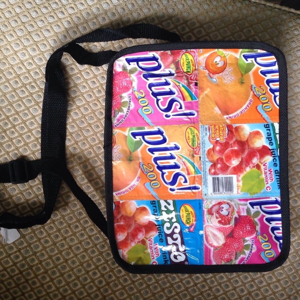 Upcycled Bag With Zip & Strap ! 😎