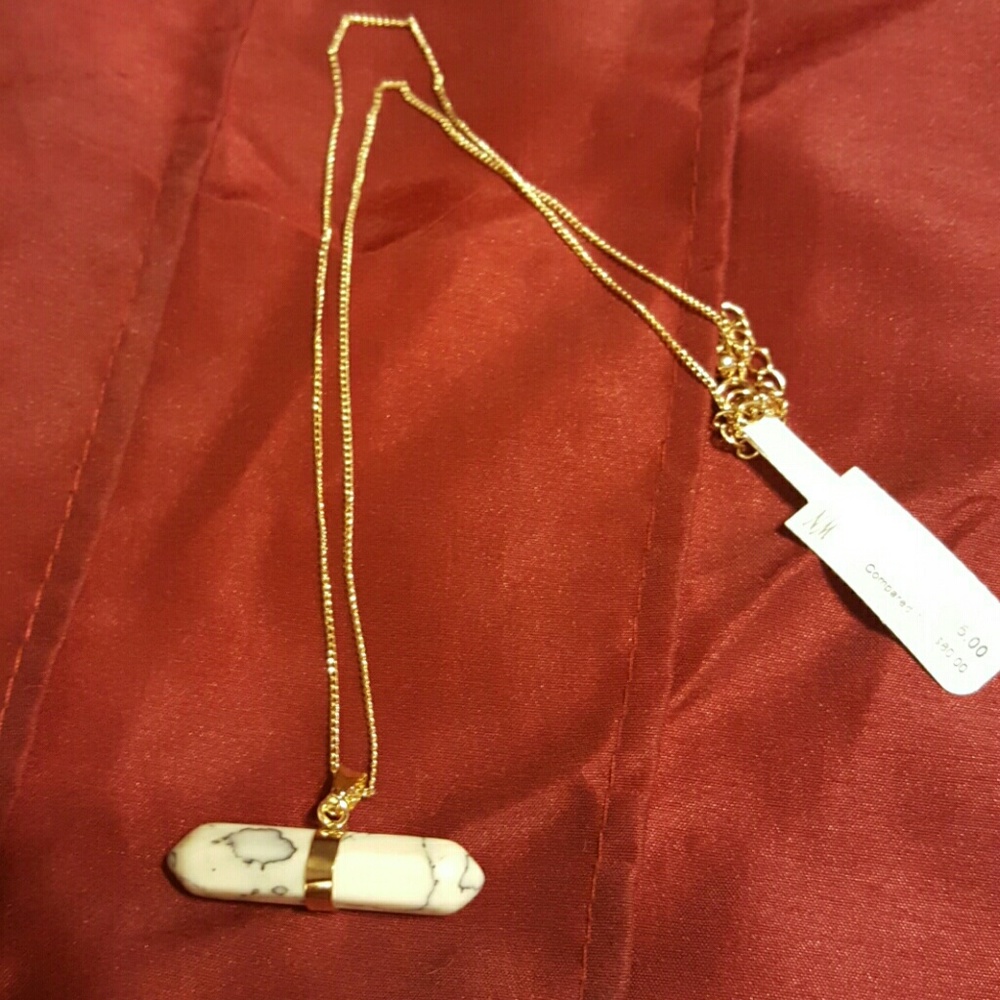 Beautiful necklace brand new