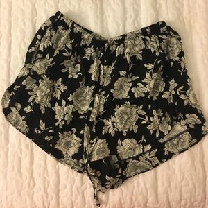 Brandy b&w floral shorts