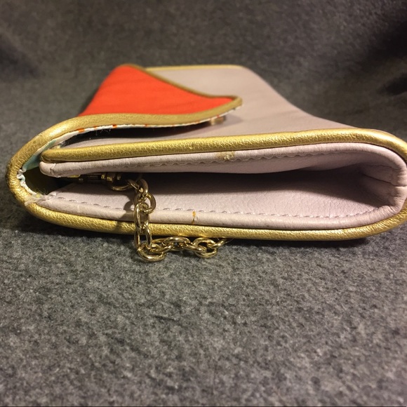 Big Buddha two-toned clutch with removable chain - Picture 5 of 8