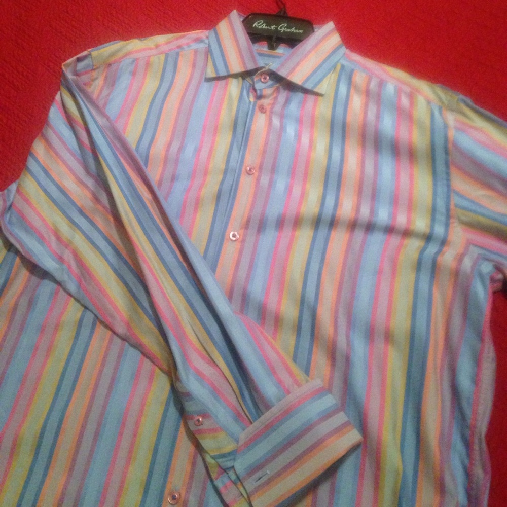Men's Large Robert Graham button up shirt!