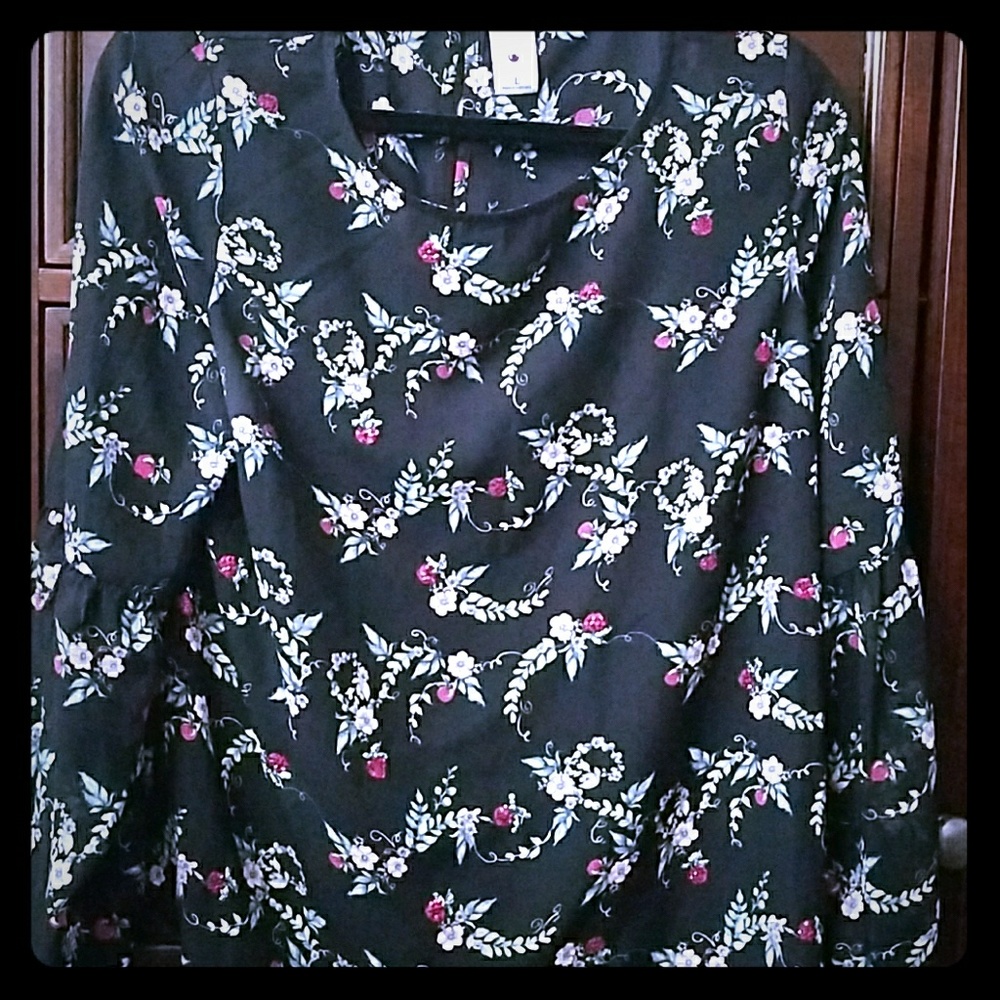 Long sleeve blouse with flowers