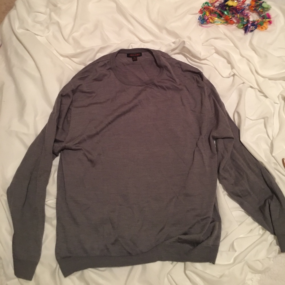 Men's grey sweater.