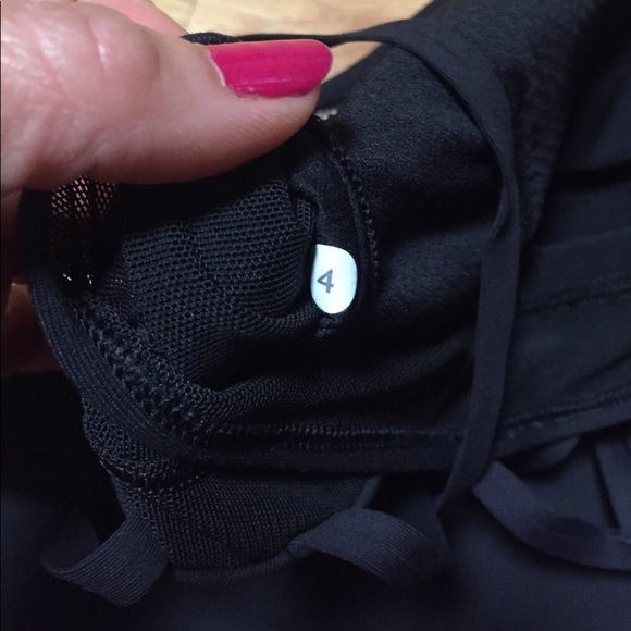 Lululemon top size 4 - Picture 3 of 3