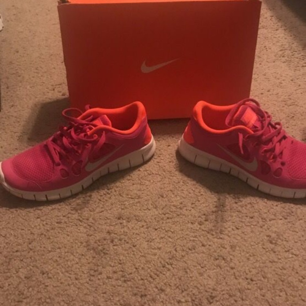 Women nikes size 6