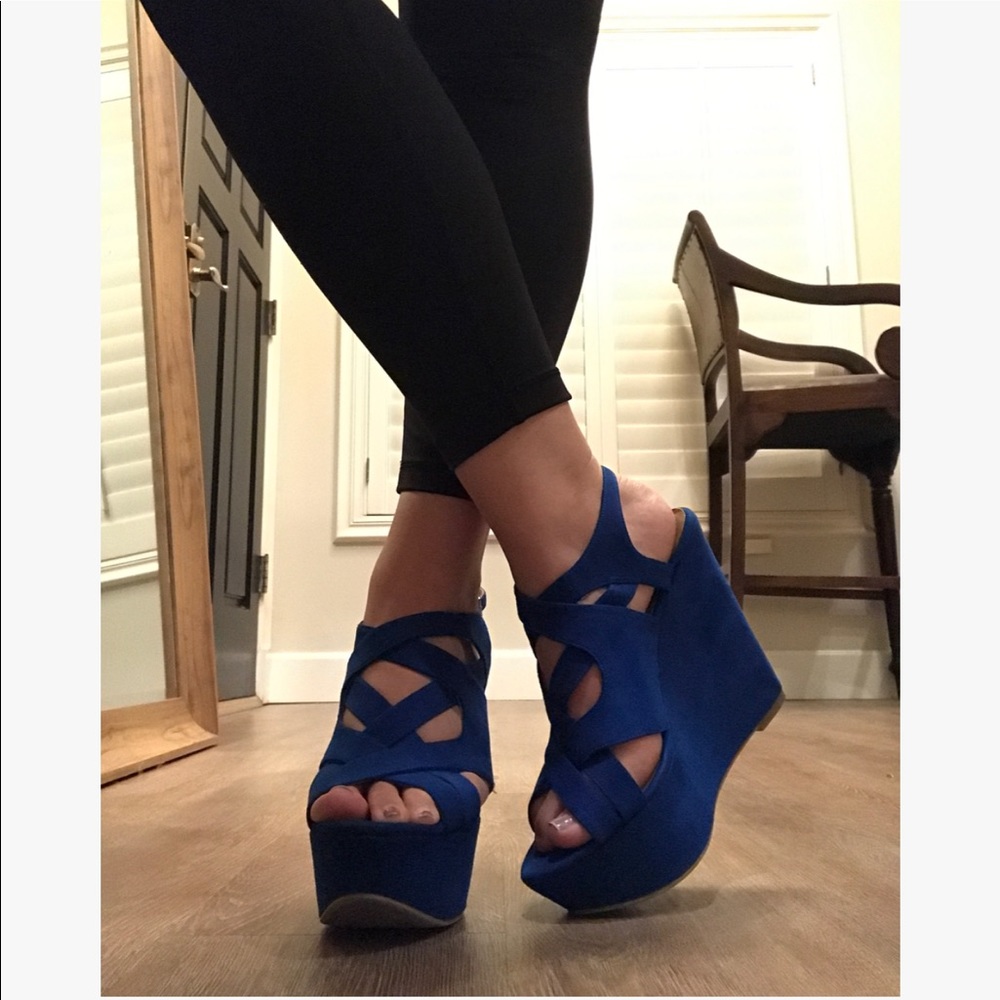 Kelsi Dagger Royal Blue Strappy Suede Wedges 💙