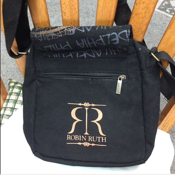 "Philadelphia" Crossbody Bag - Picture 2 of 5