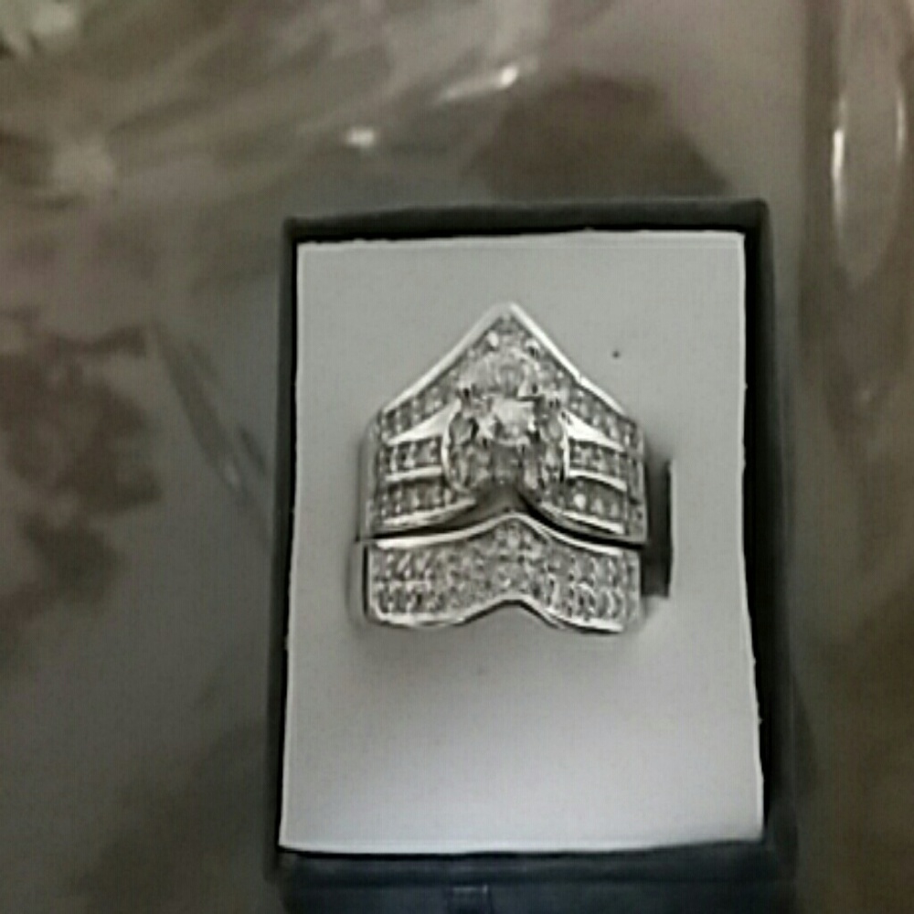 2 pc Wedding set. Quality, New