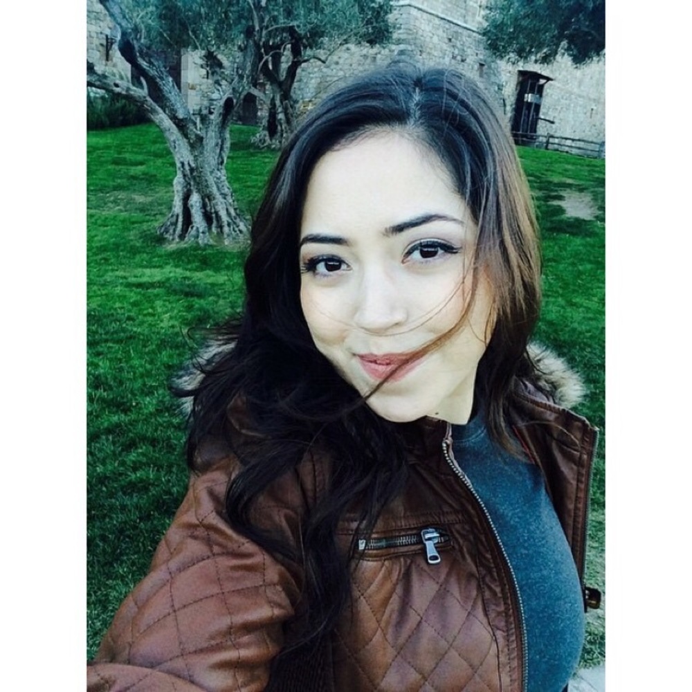 Meet your Posher, Ana