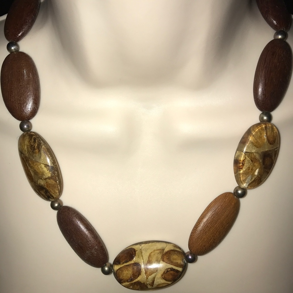 Wood boutique necklace.