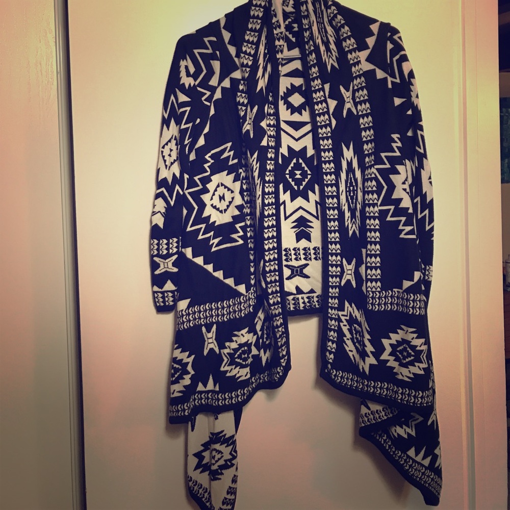 Super soft boho black and white sweater