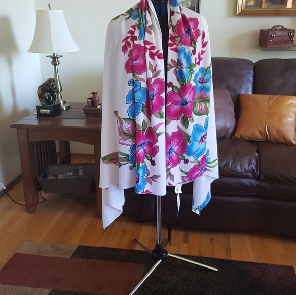 Sarong - Picture 2 of 5