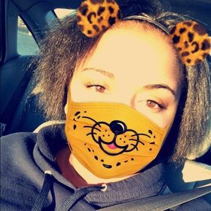 Meet your Posher, Tomia