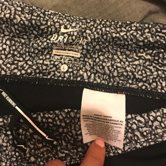 Nike RUNNING PANTS LIKE NEW - Picture 3 of 4