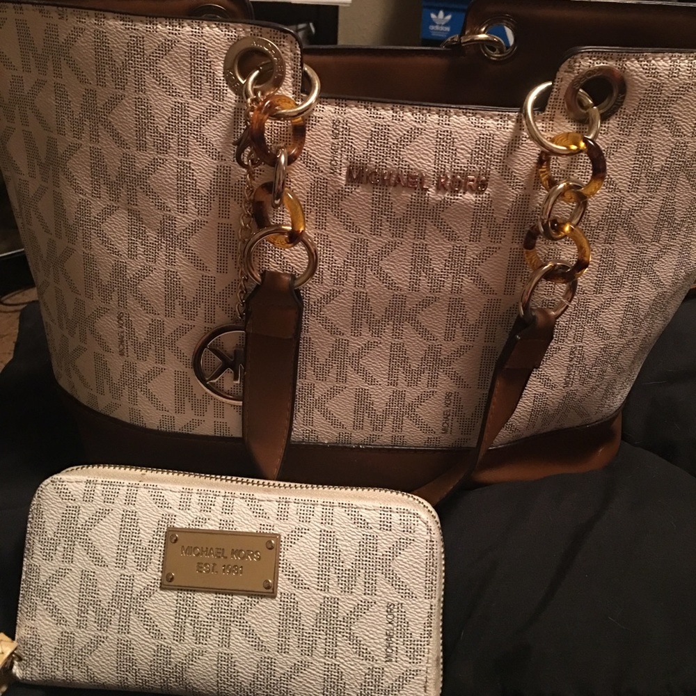 Michael kors purse