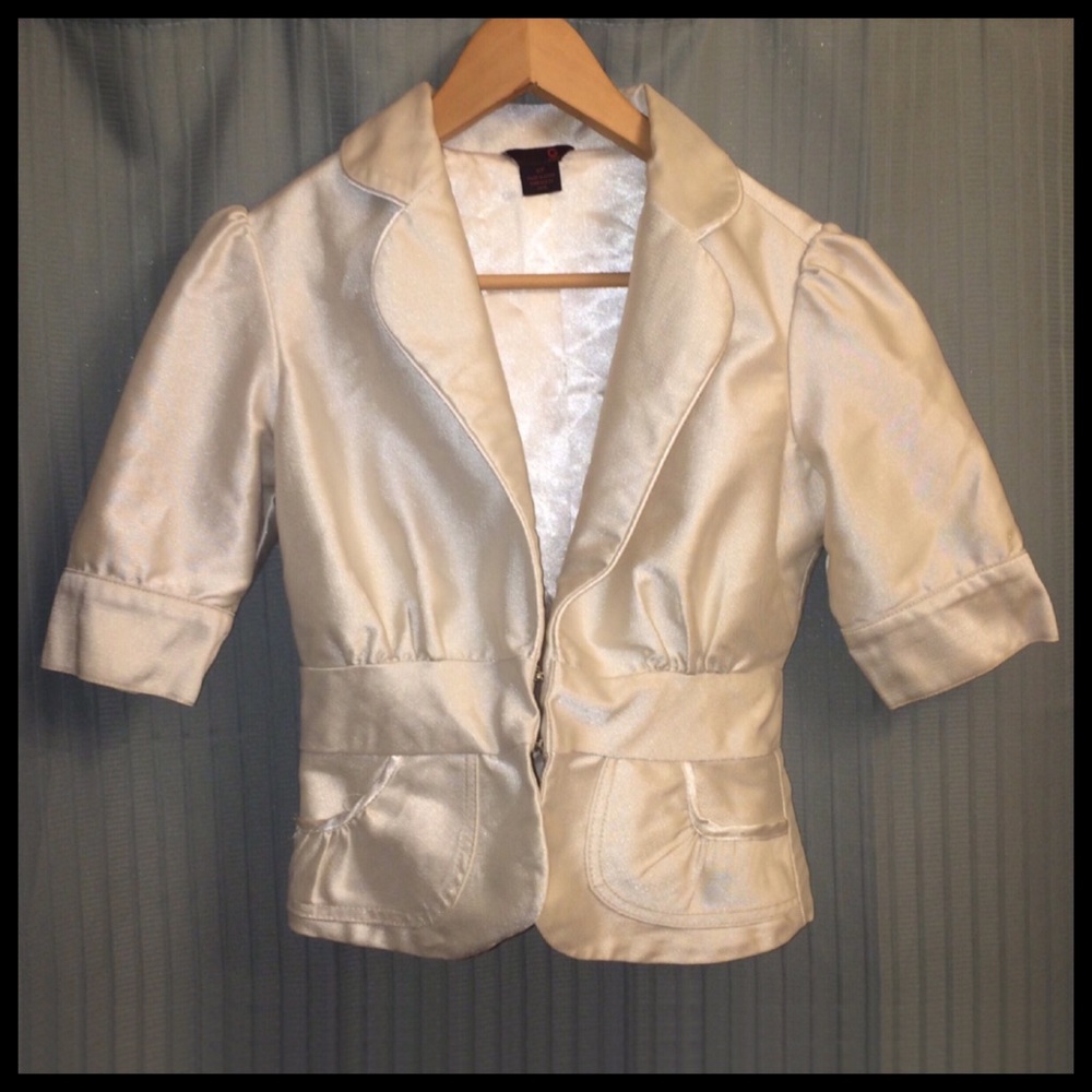 Cream Cropped Fitted Blazer