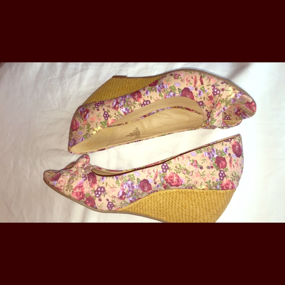 Shoes wedge floral
