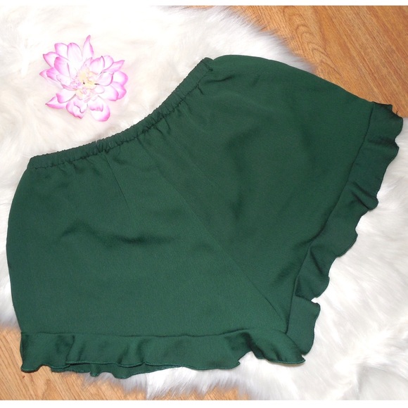 Flowy High-Waist Shorts - Picture 2 of 2