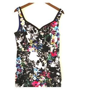 Floral dress w/sweetheart neckline