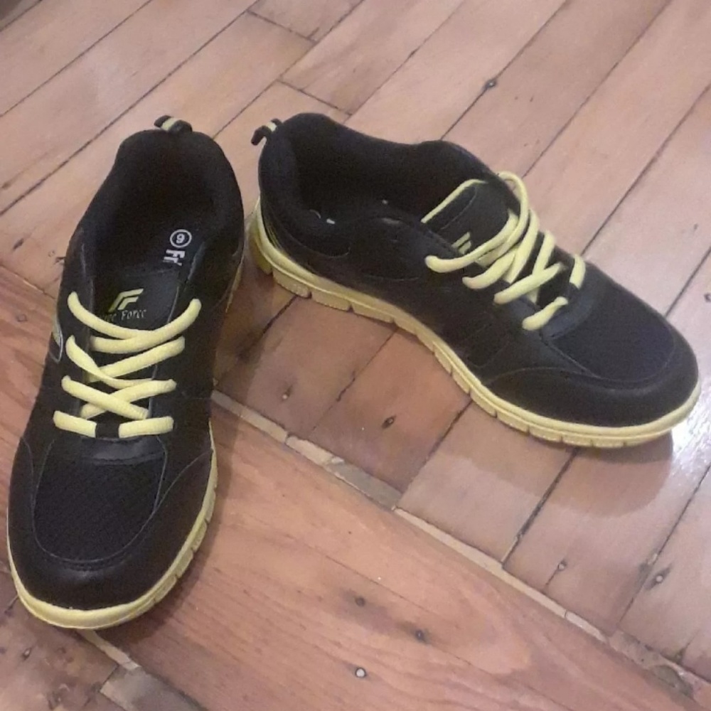 Women's Running Shoes