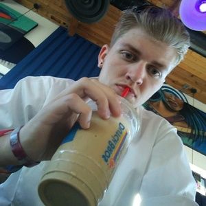 Meet your Posher, Alex