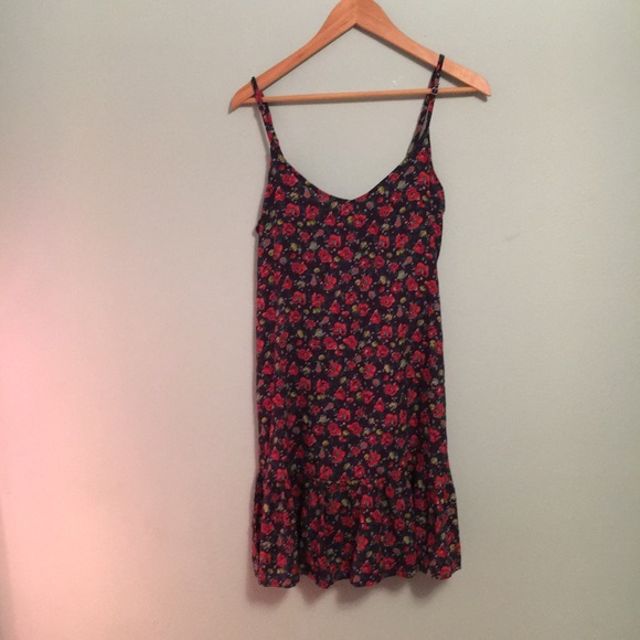 Hollister Dresses & Skirts - 🌹 Floral print Hollister shift dress 🌹