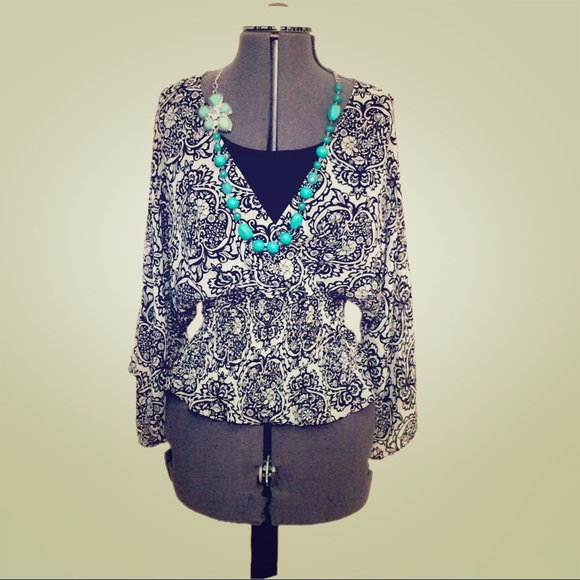 Worthington black and white top. - Picture 1 of 3