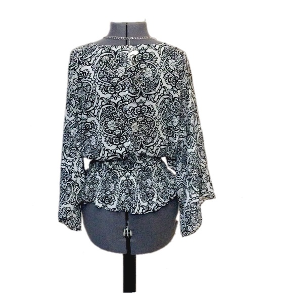 Worthington black and white top. - Picture 3 of 3