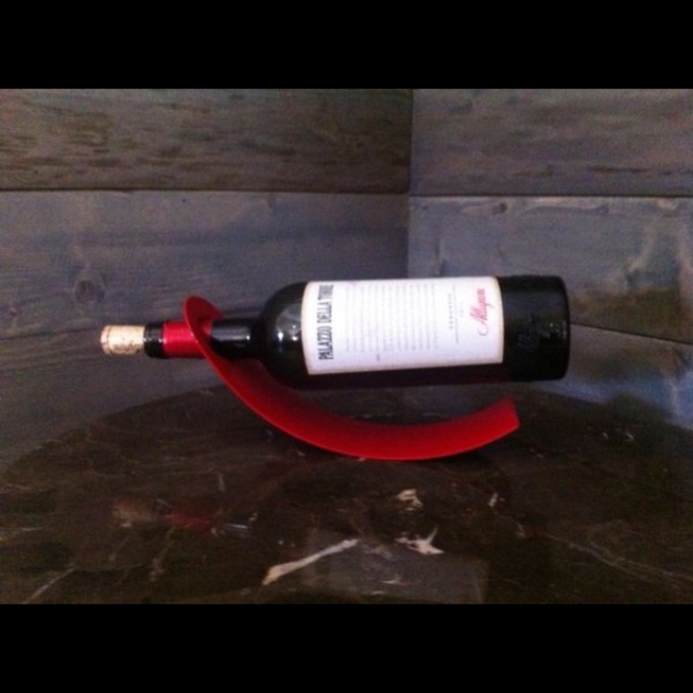 Red single wine bottle holder.