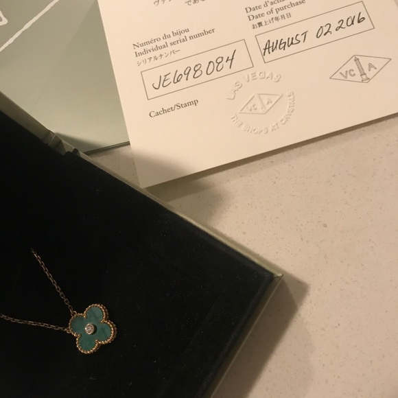 Van cleef Christmas edition necklace - Picture 1 of 3