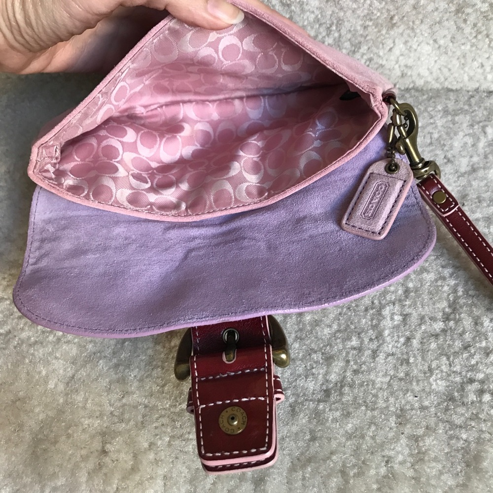COACH AUTHENTIC pink suede leather wristlet clutch - Picture 5 of 7