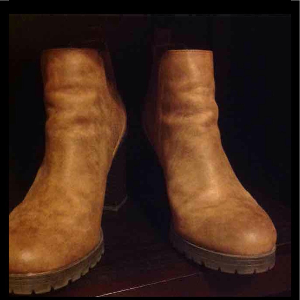 Brown ankle boots - Picture 2 of 5