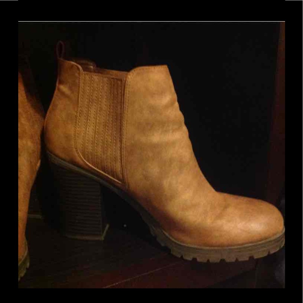 Brown ankle boots - Picture 3 of 5