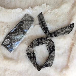 $5 SALE! NWOT Black Rabbit Ear Wire Headband