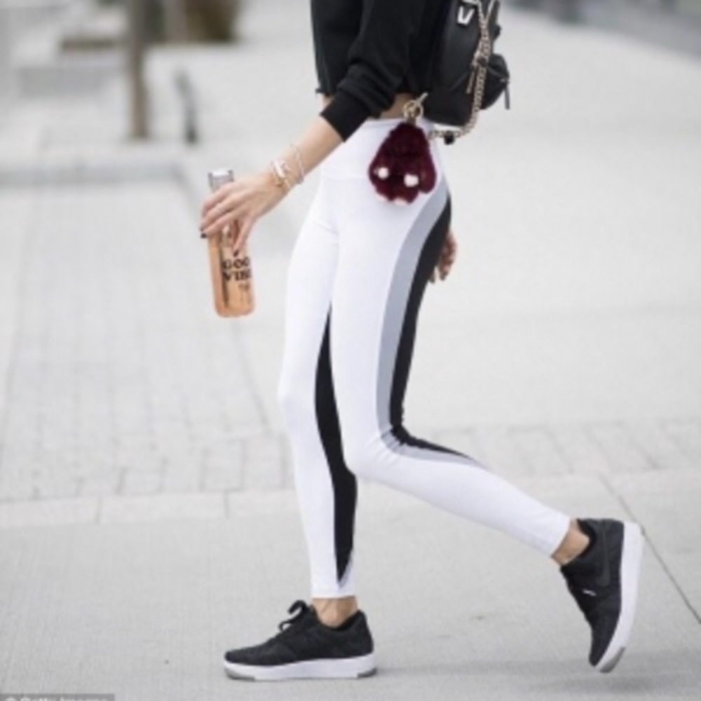 ❌SOLD❌ White leggings Gymshark Nike lulu