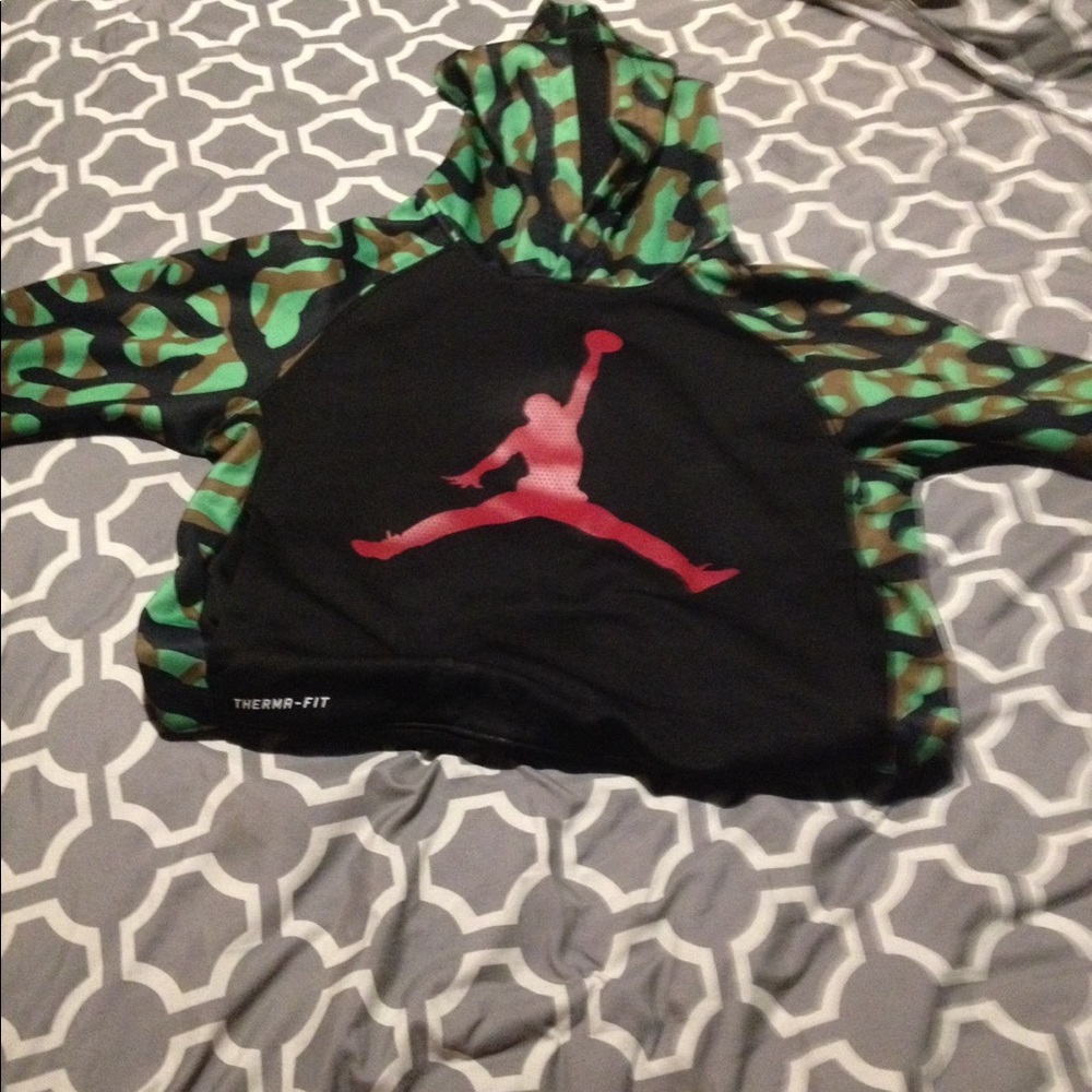 Boys Sm. Jump man therma-fit hoodie