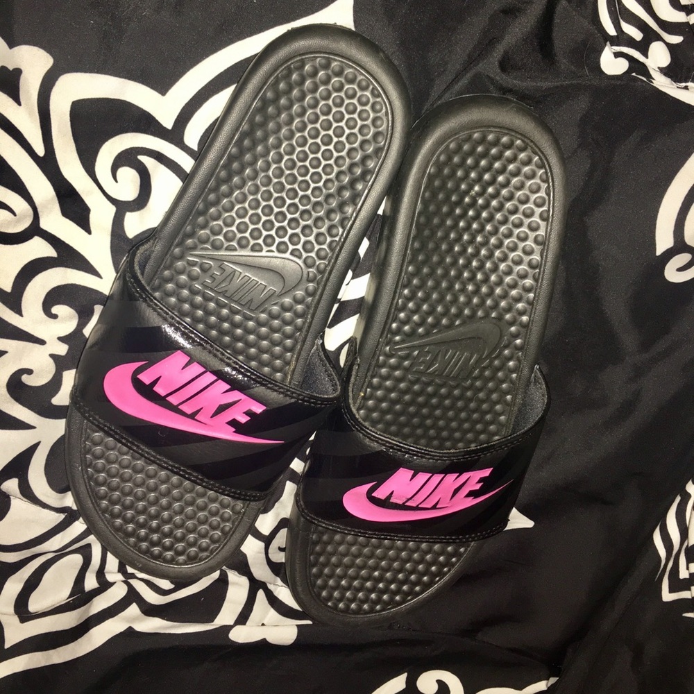 Nike slides