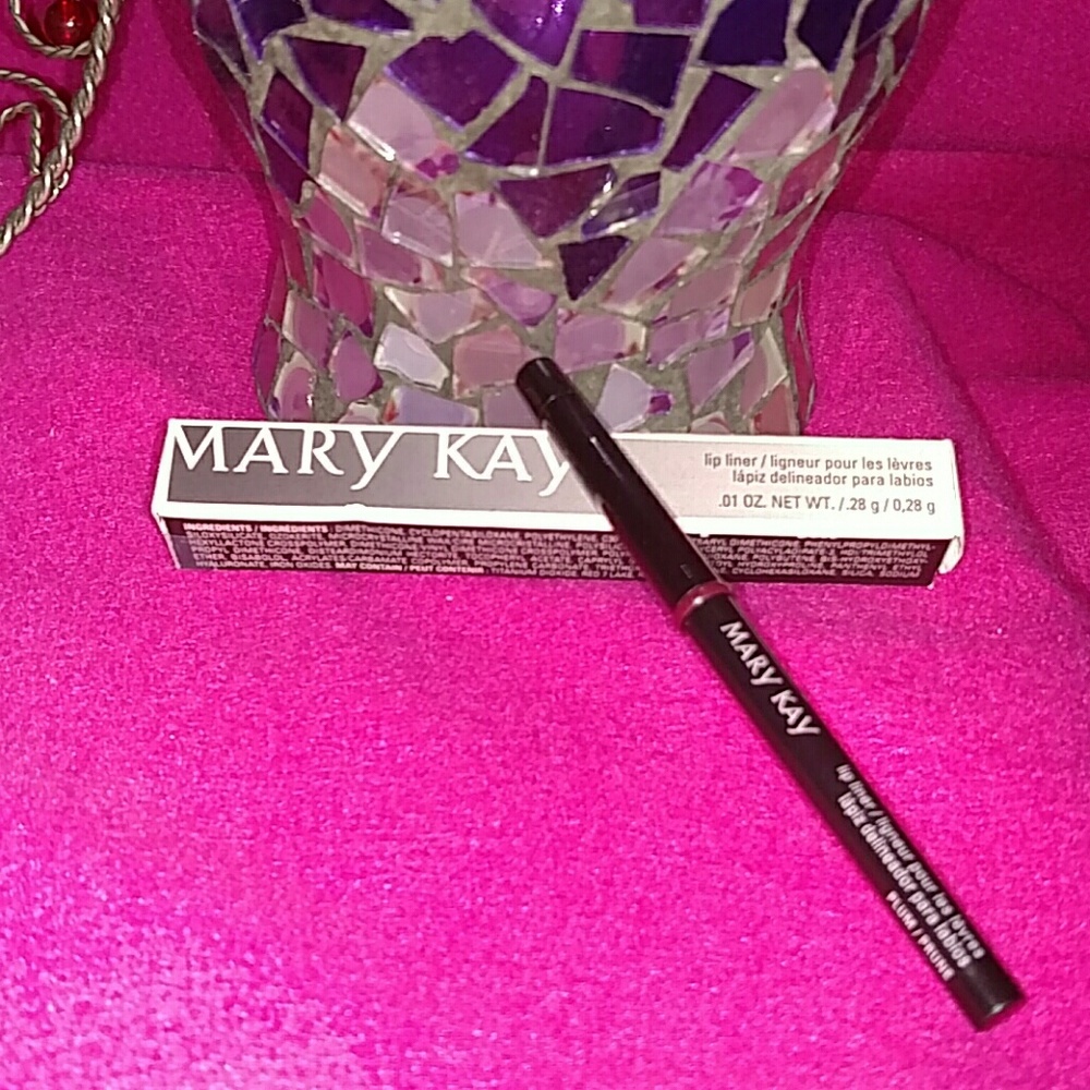 Mary Kay Lip Liner (Plum)