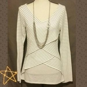 Long sleeve, crisscross style top