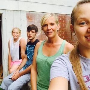 Meet your Posher, Carla